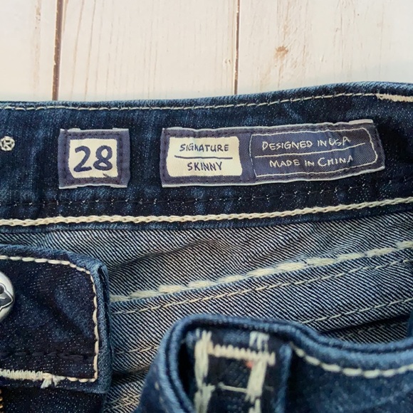 MISS ME| Signature Skinny - Picture 10 of 15